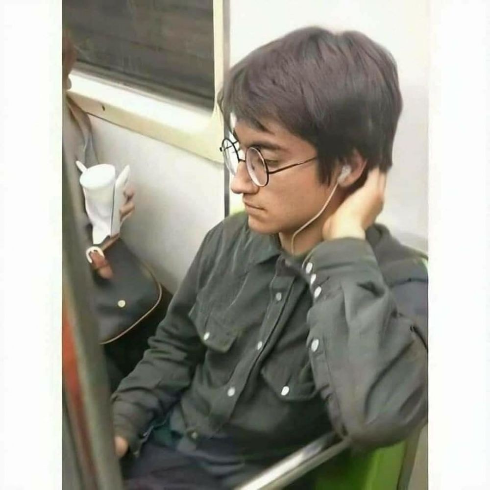 4 Orang Ini Mirip Artis Banget, Pernah Diminta Foto Bareng Nggak Ya